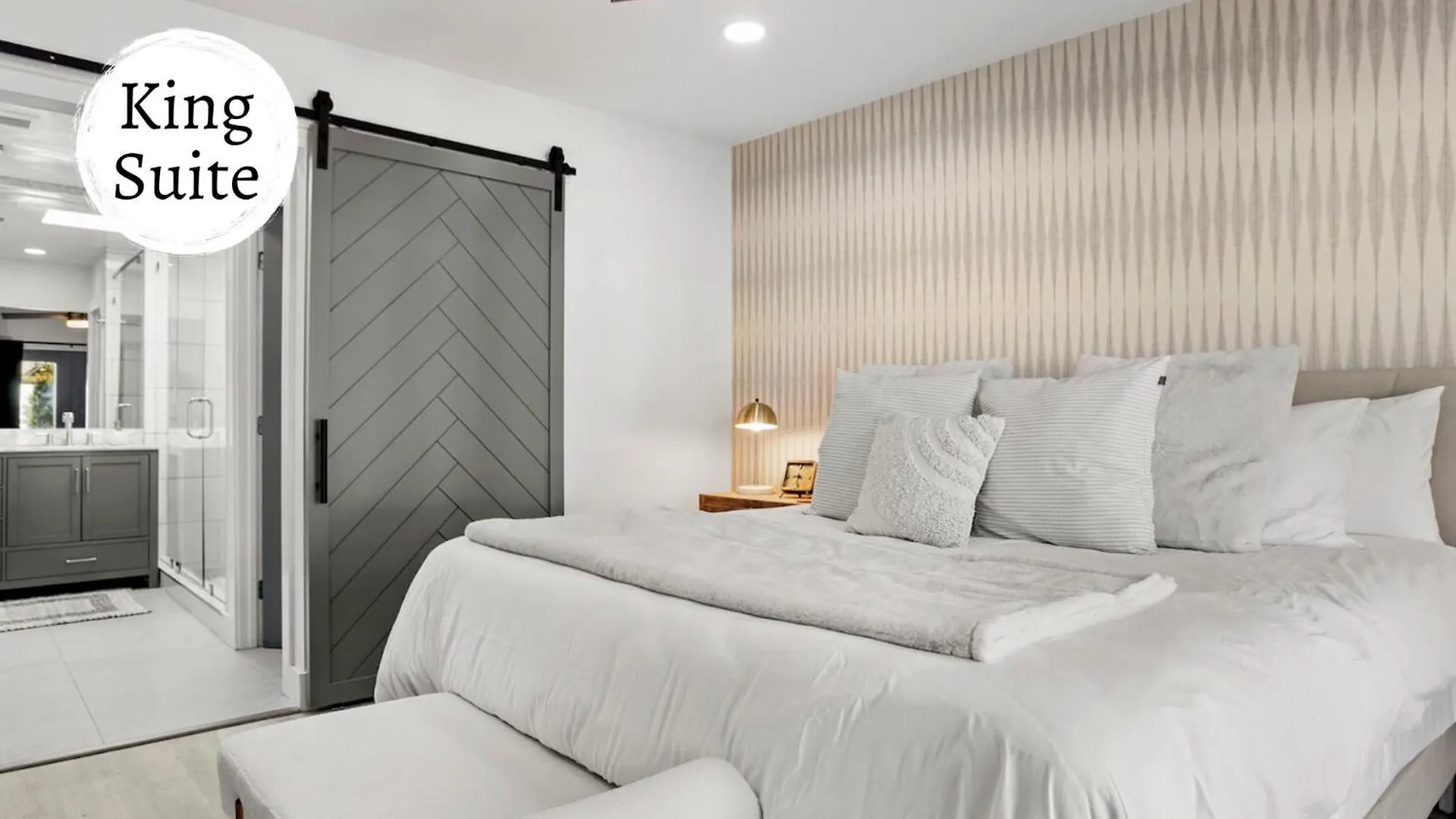 Hotel Homes - The Camelback Manor Phoenix